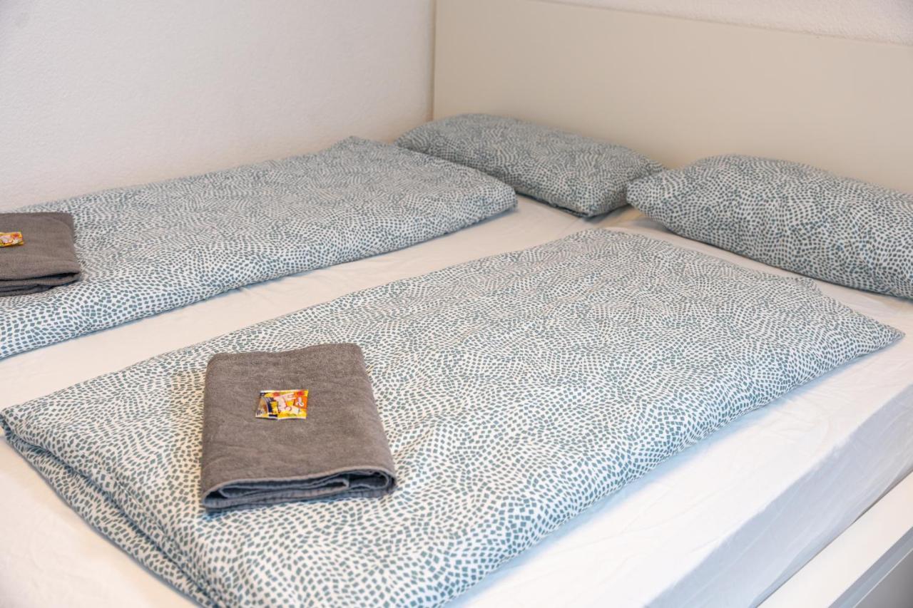 #3 Bequemes Zimmer Mit Pool Und Garten メミンゲン エクステリア 写真