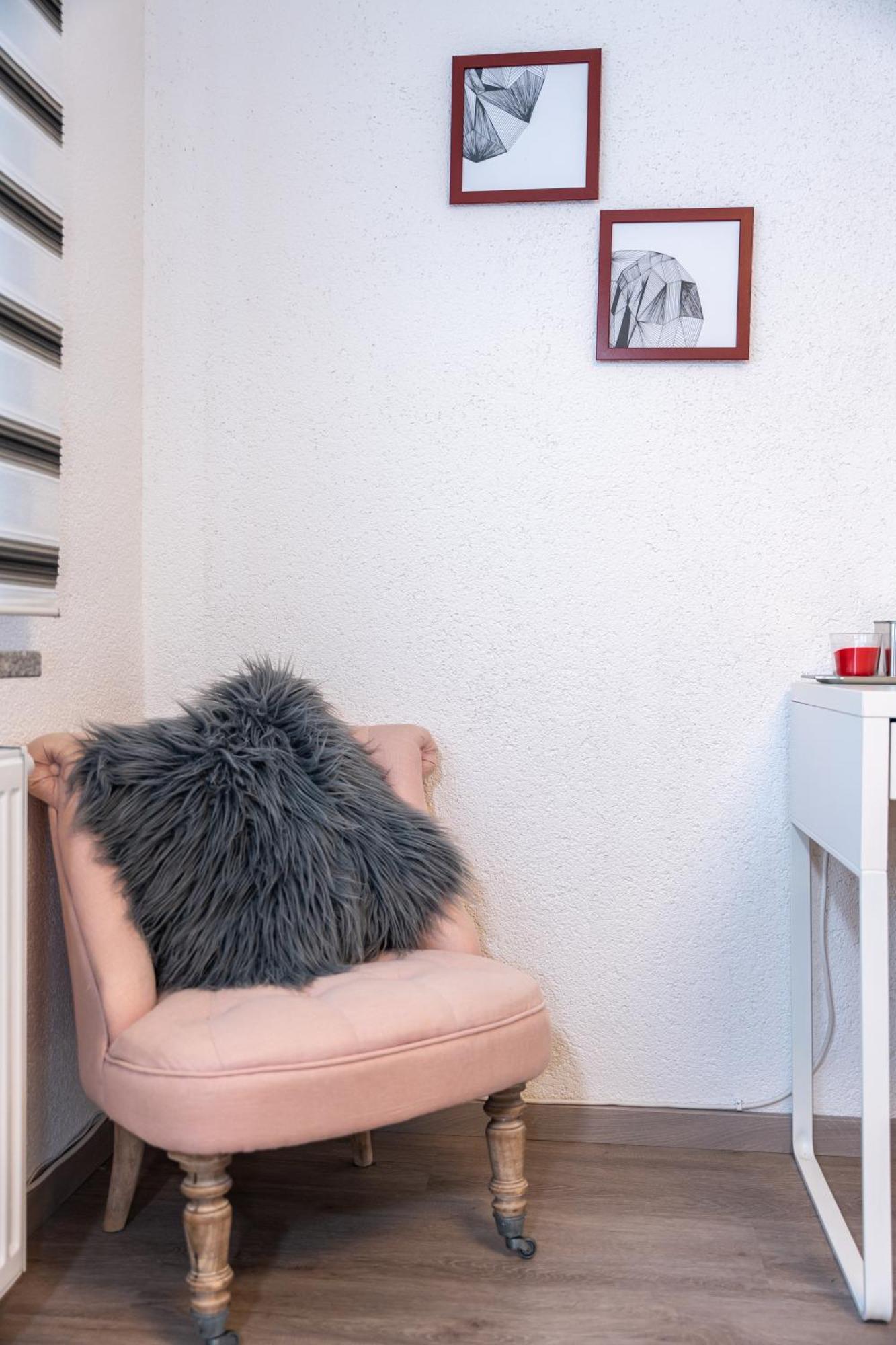 #3 Bequemes Zimmer Mit Pool Und Garten メミンゲン エクステリア 写真